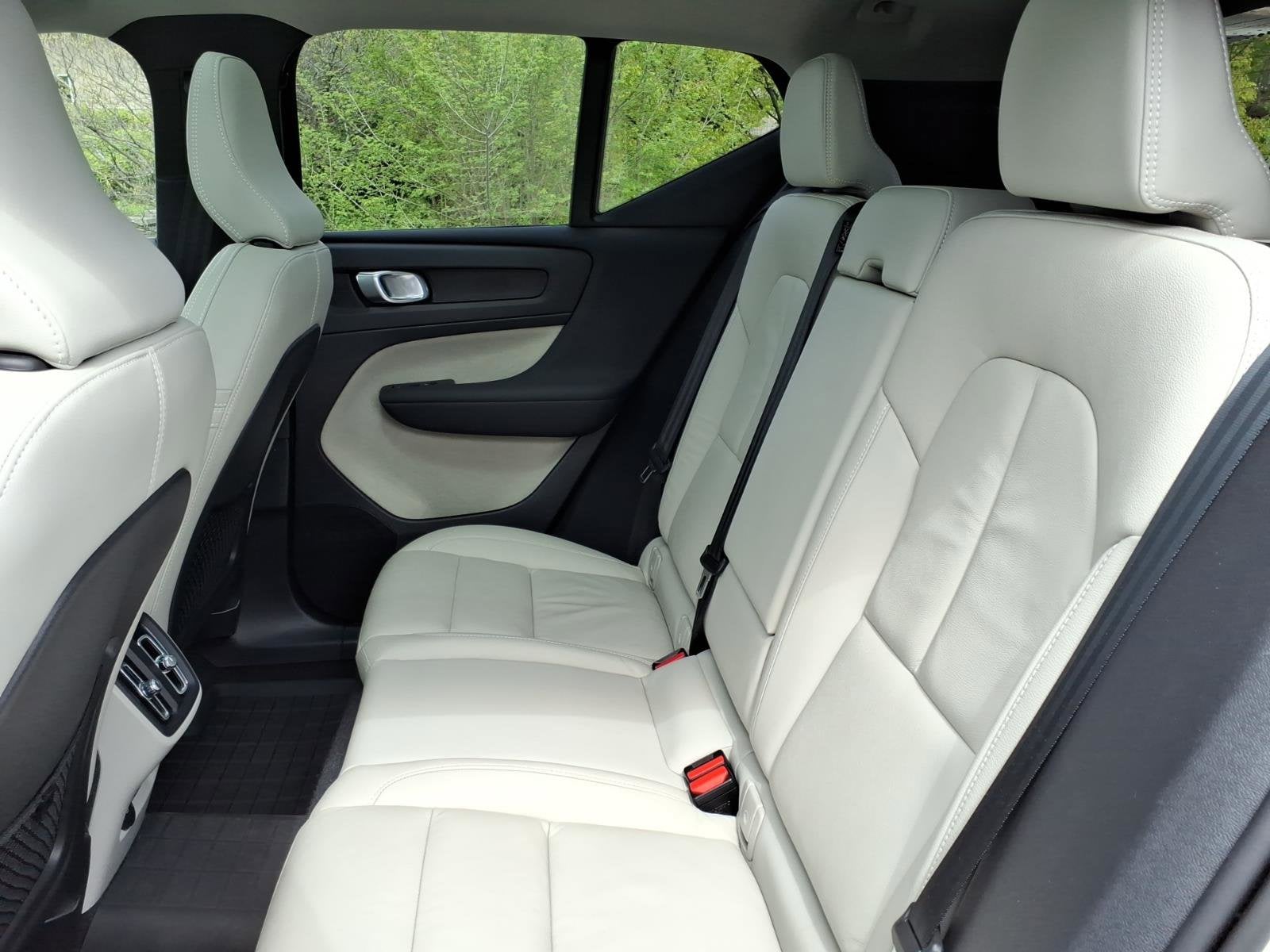 2023 Volvo XC40 Plus - Photo 9