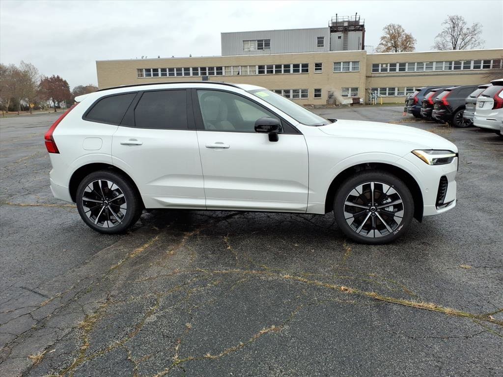 New 2026 Volvo XC60 B5 Plus SUV
