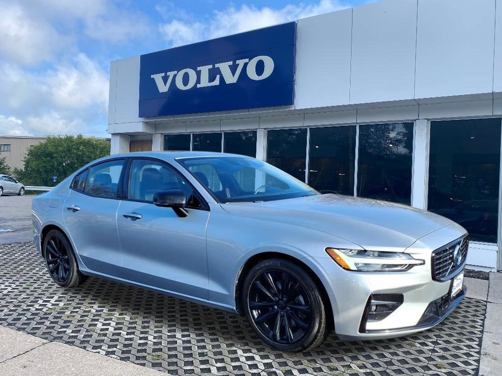 2022 Volvo S60 Base's photo