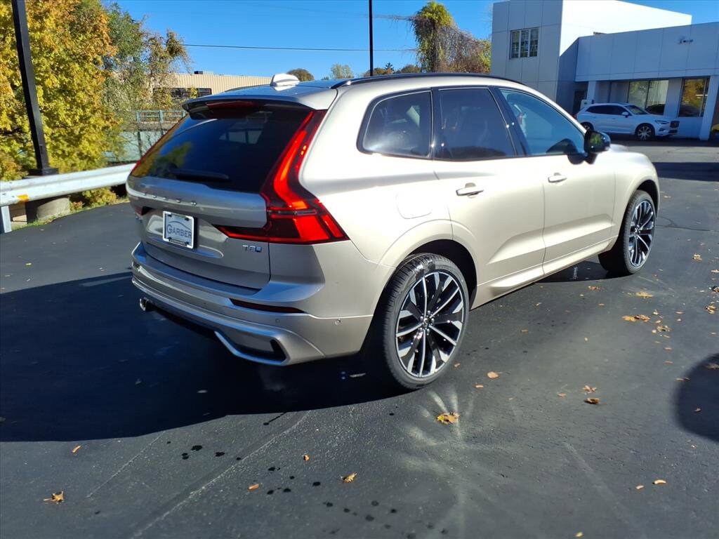 2026 Volvo XC60 Hybrid T8 photo 3