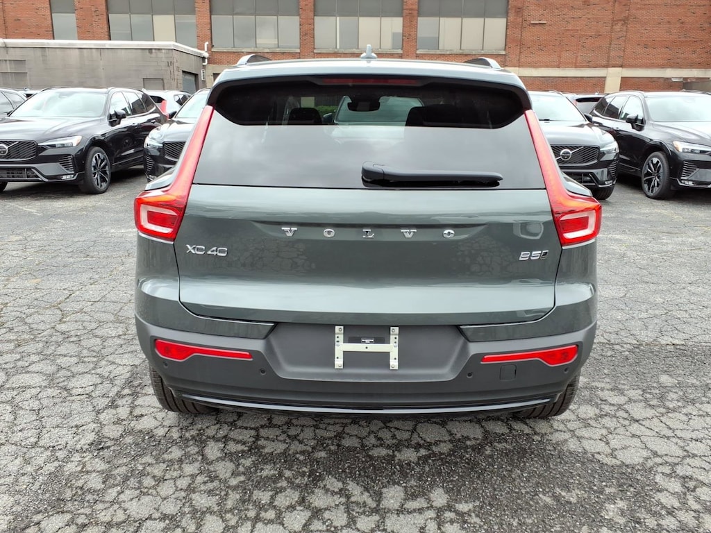New 2026 Volvo XC40 B5 Plus SUV