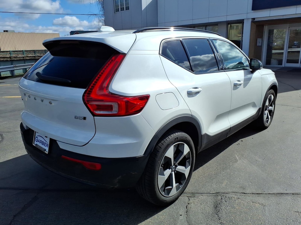 New 2026 Volvo XC40 B5 Plus SUV