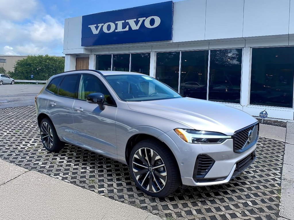 New 2026 Volvo XC60 plug-in hybrid T8 Ultra SUV