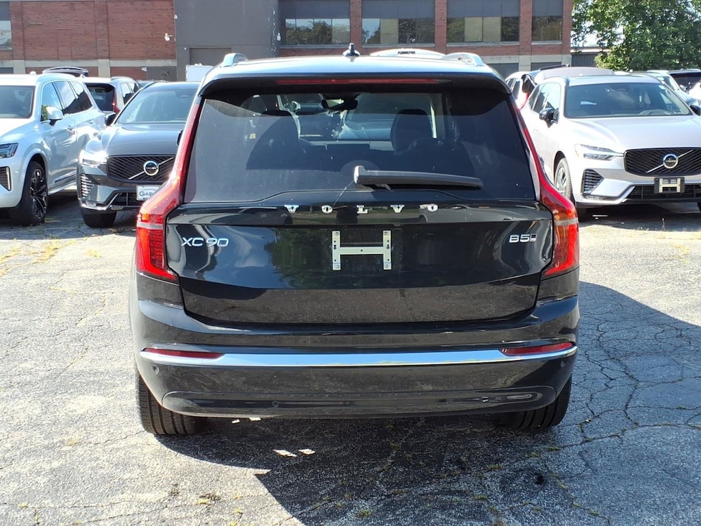 New 2026 Volvo XC90 B5 Core SUV