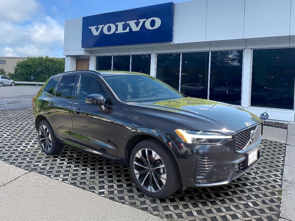 New 2026 Volvo XC60 B5 Plus SUV