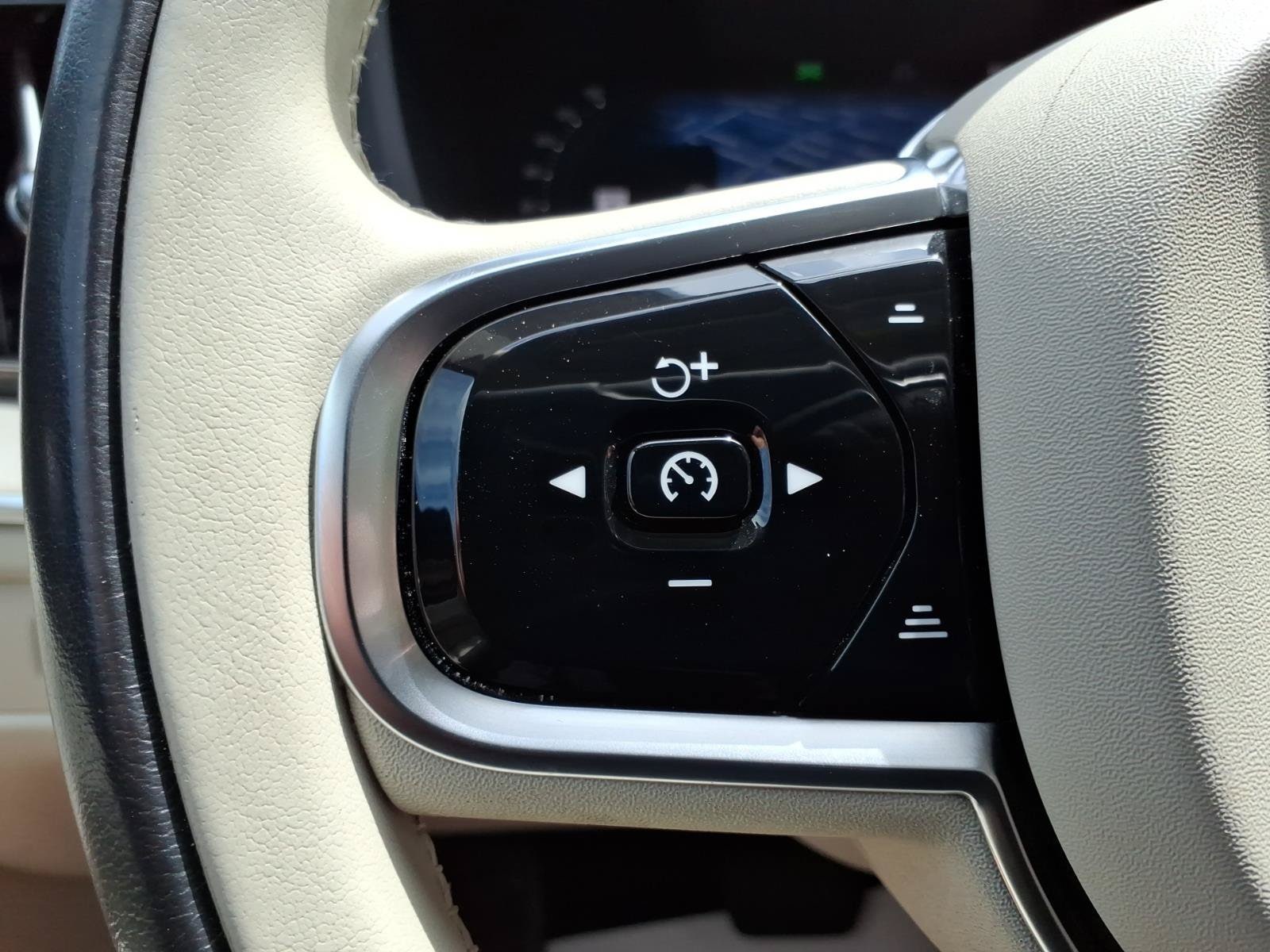 2024 Volvo XC60 Plus - Photo 16