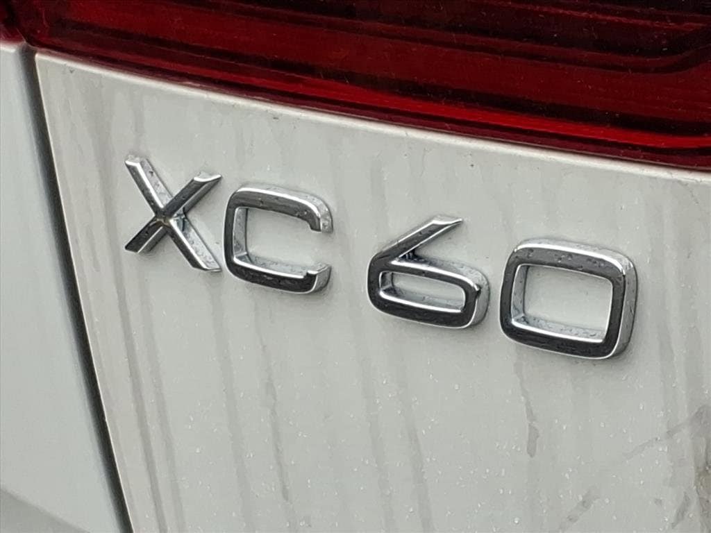 2026 Volvo XC60 Plus - Photo 10