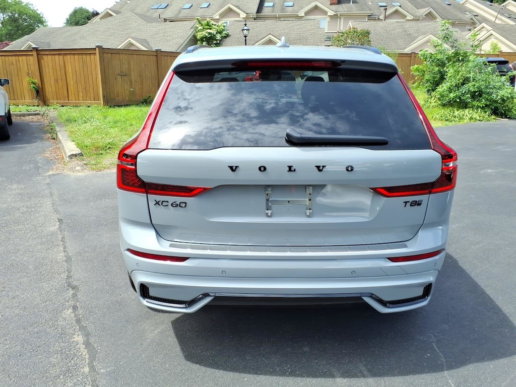 New 2026 Volvo XC60 plug-in hybrid T8 Ultra Black Edition SUV