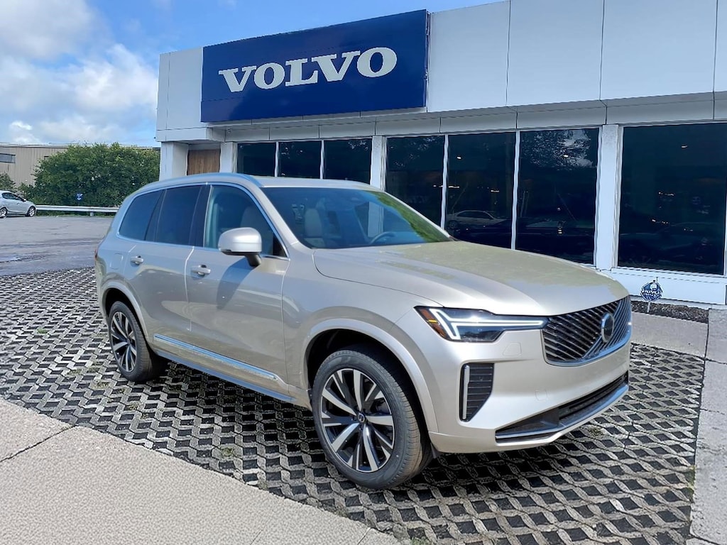 New 2026 Volvo XC90 B5 Core SUV