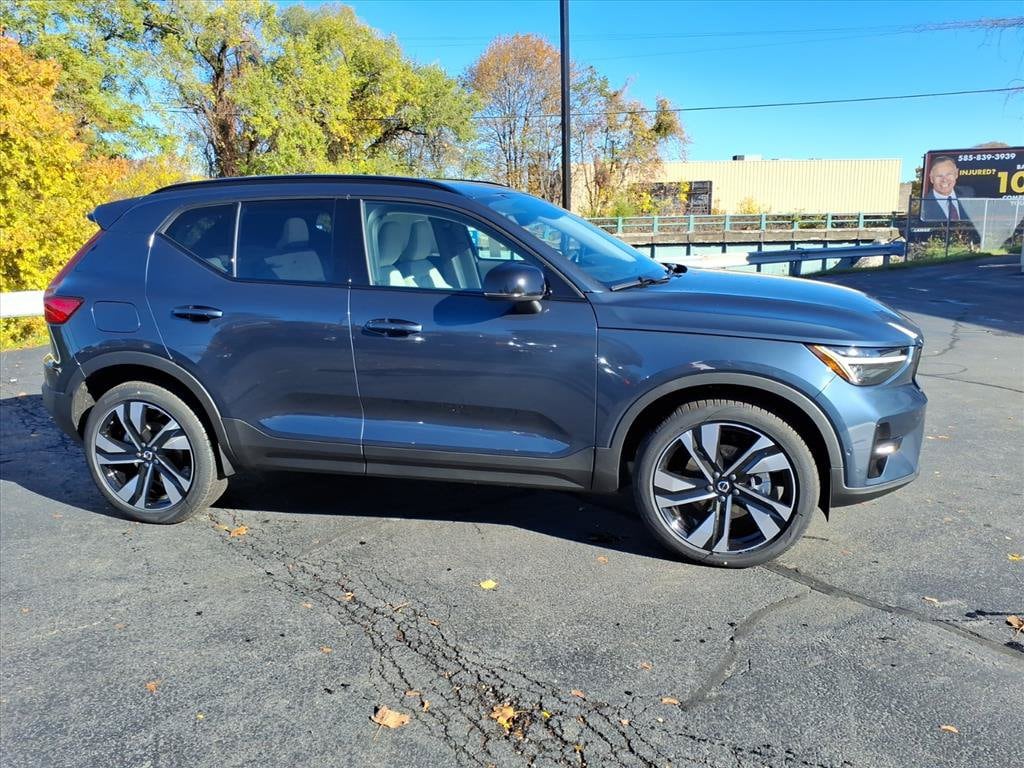 New 2026 Volvo XC40 B5 Ultra SUV