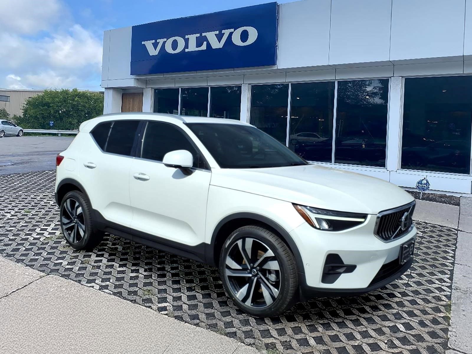 2023 Volvo XC40 Plus