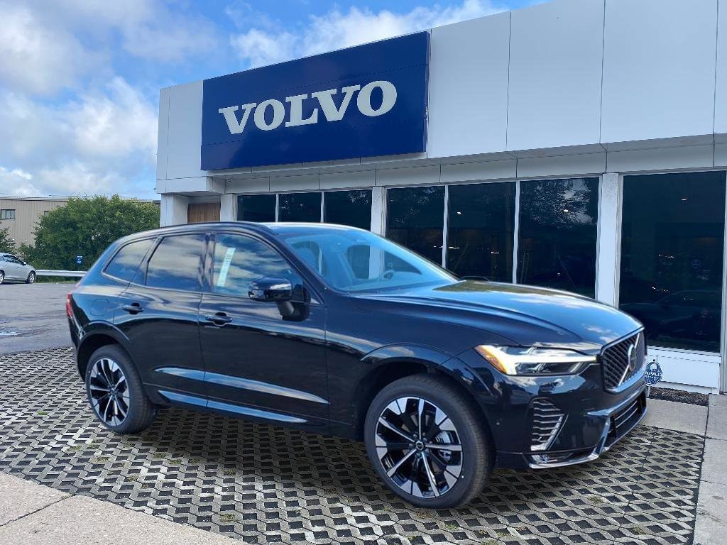2026 Volvo XC60 Plus's photo