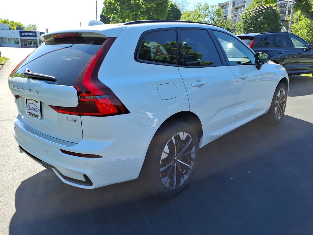 New 2026 Volvo XC60 plug-in hybrid T8 Plus SUV
