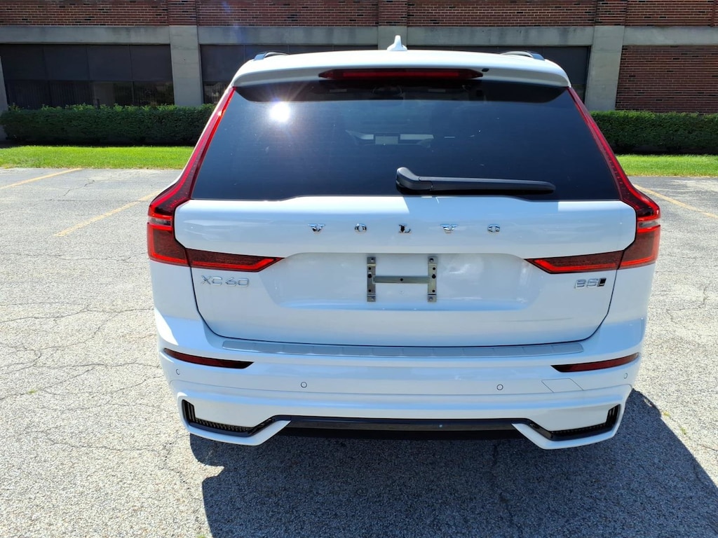 New 2026 Volvo XC60 B5 Plus SUV