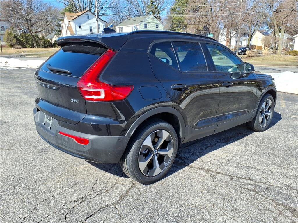 New 2026 Volvo XC40 B5 Plus SUV