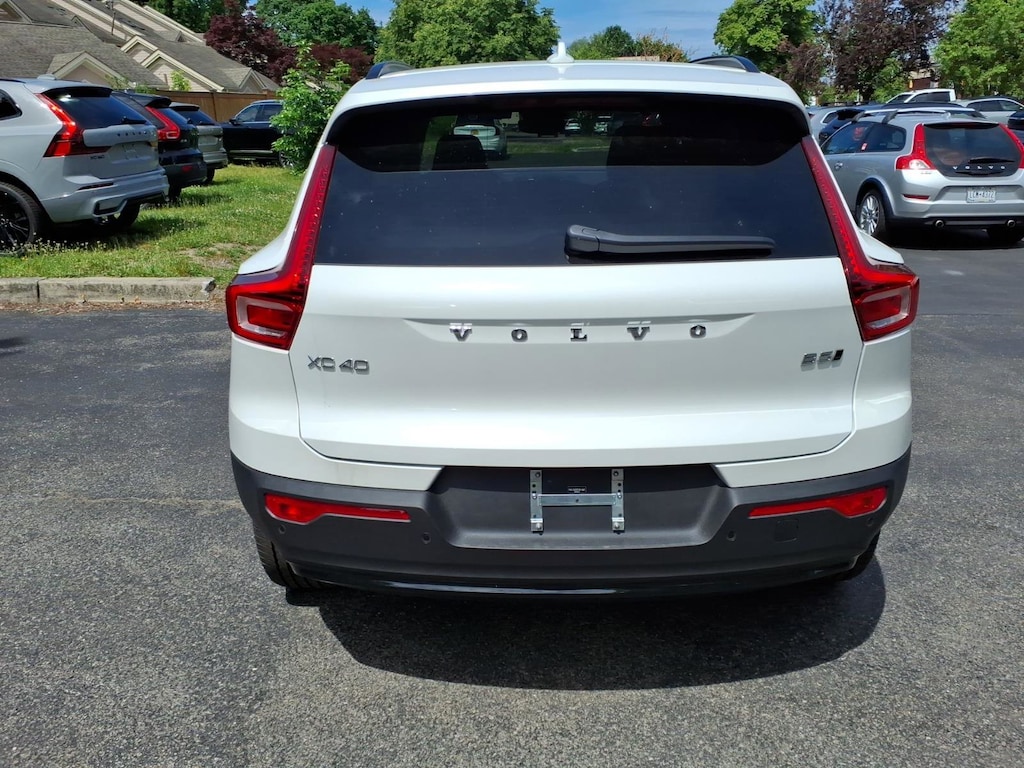 New 2026 Volvo XC40 B5 Plus SUV