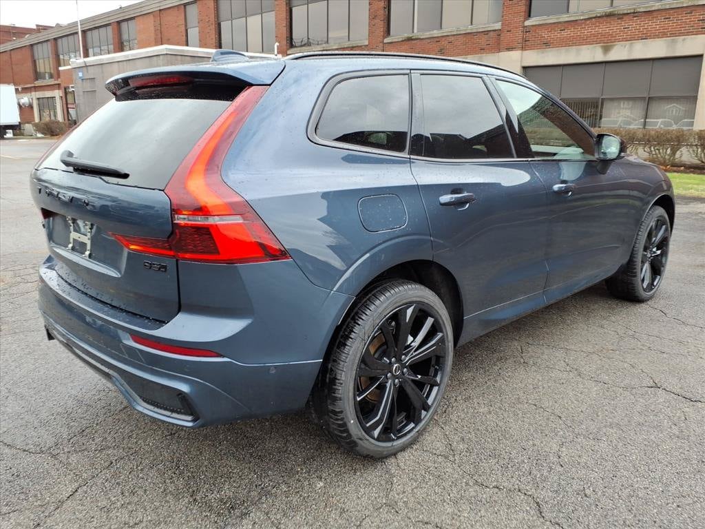 New 2026 Volvo XC60 B5 Ultra Black Edition SUV