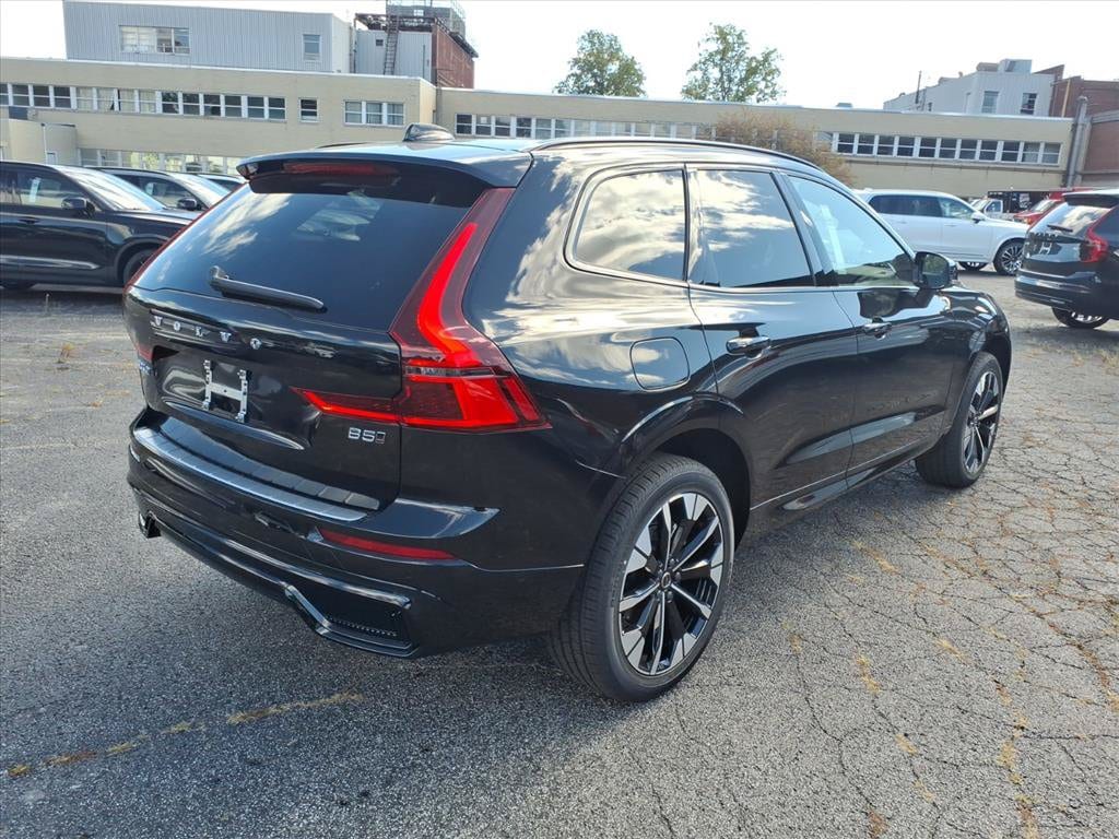 New 2026 Volvo XC60 B5 Plus SUV