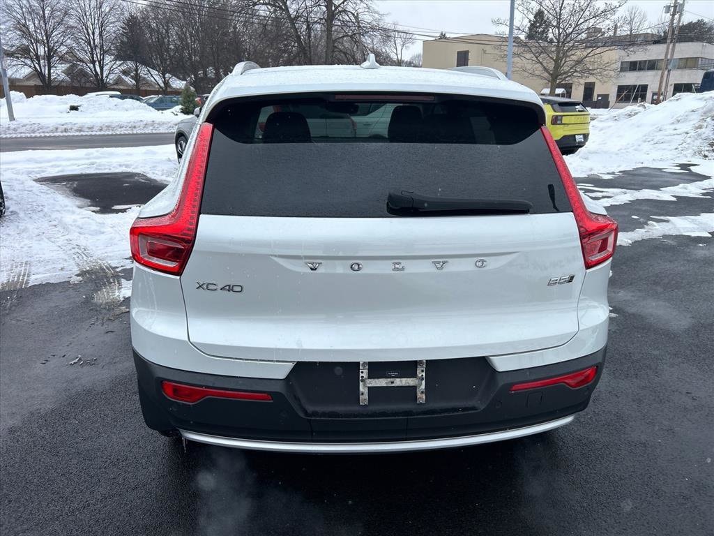 Certified 2023 Volvo XC40 B5 AWD Core SUV