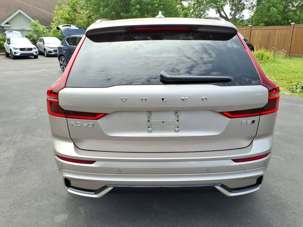 New 2026 Volvo XC60 B5 Plus SUV