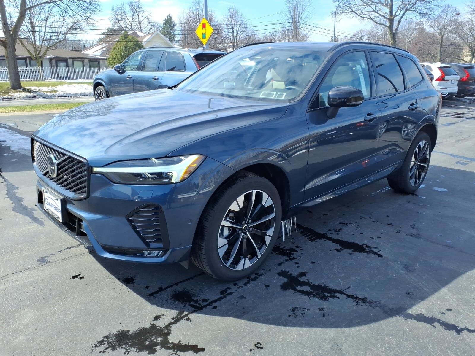 2026 Volvo XC60 Plus - Photo 7