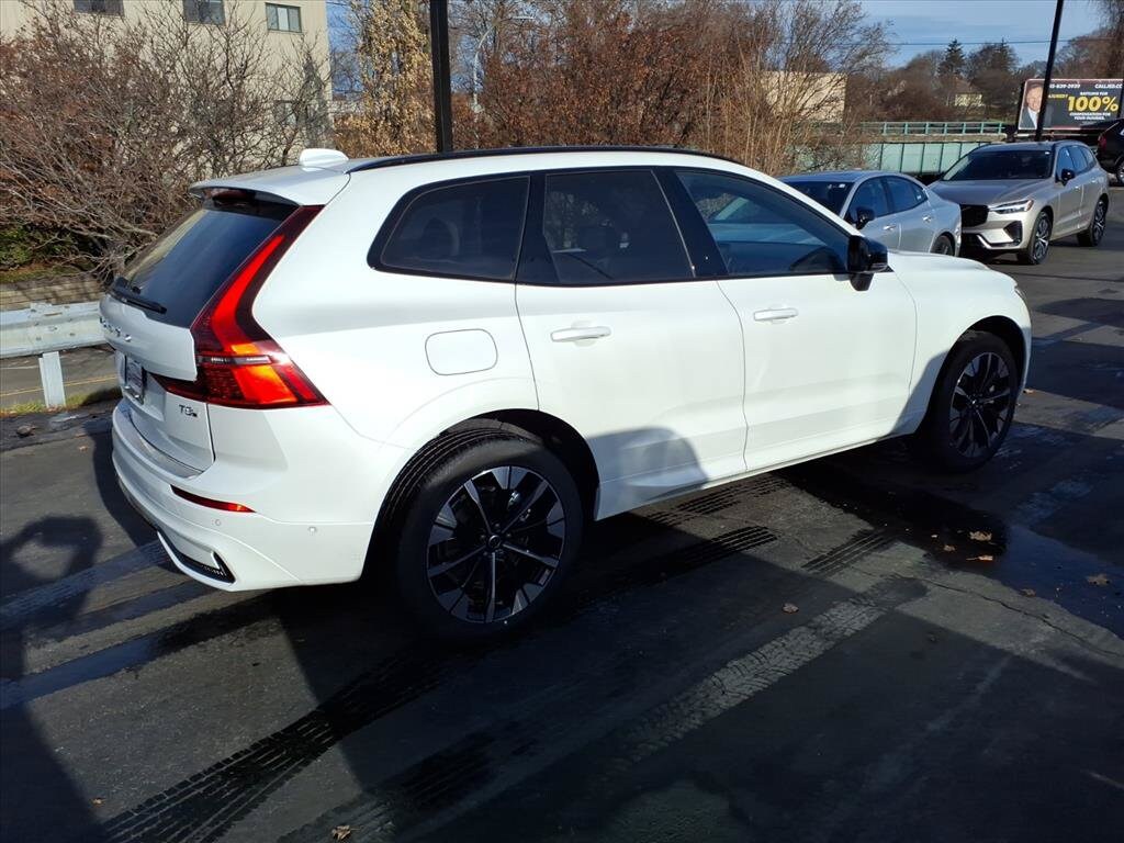 New 2026 Volvo XC60 plug-in hybrid T8 Plus SUV