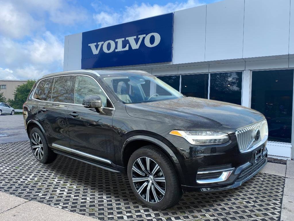 2025 Volvo XC90 Core's photo