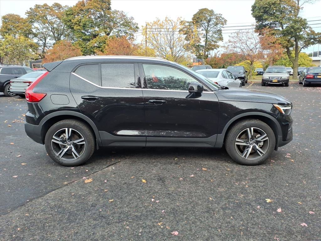 Certified 2025 Volvo XC40 B5 Core Bright Theme SUV
