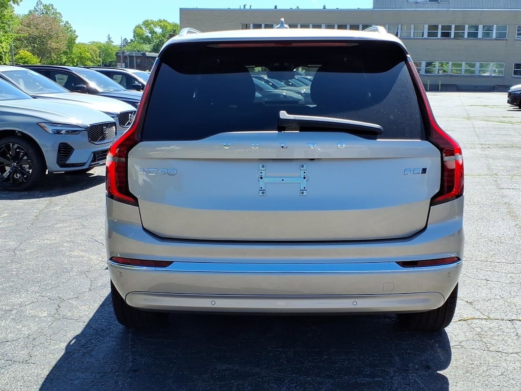 New 2026 Volvo XC90 B5 Core SUV