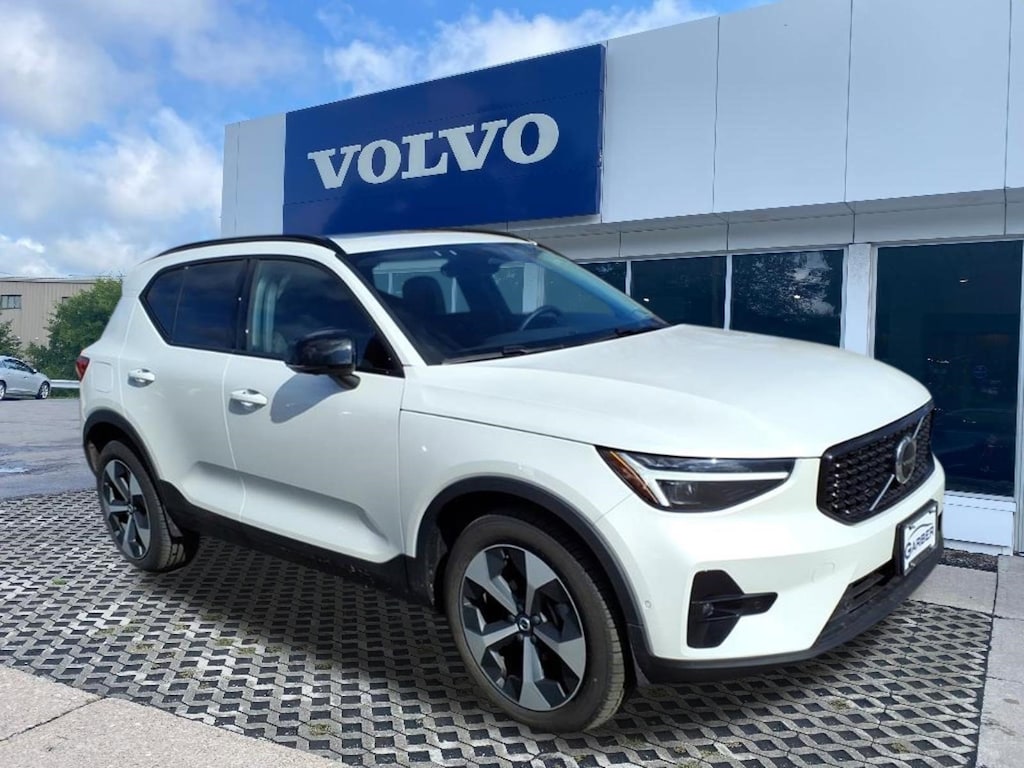 New 2026 Volvo XC40 B5 Plus SUV