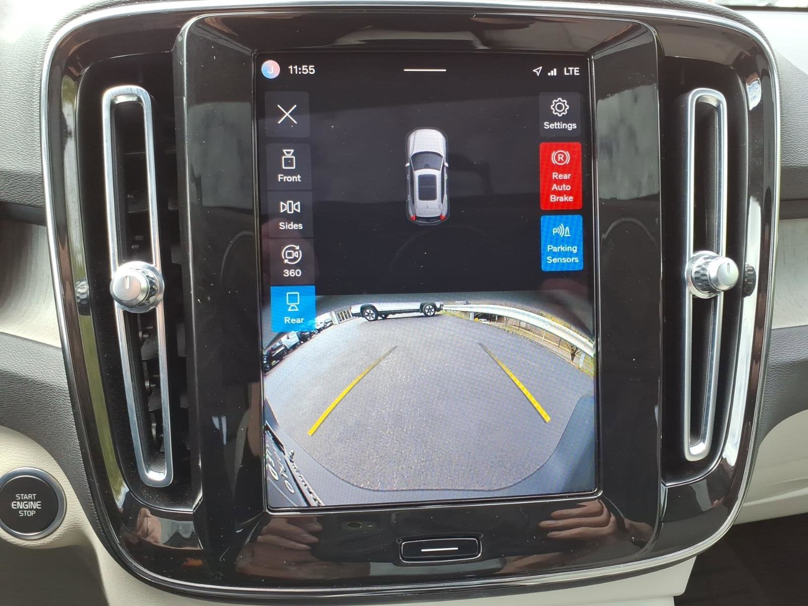 2023 Volvo XC40 Plus - Photo 25