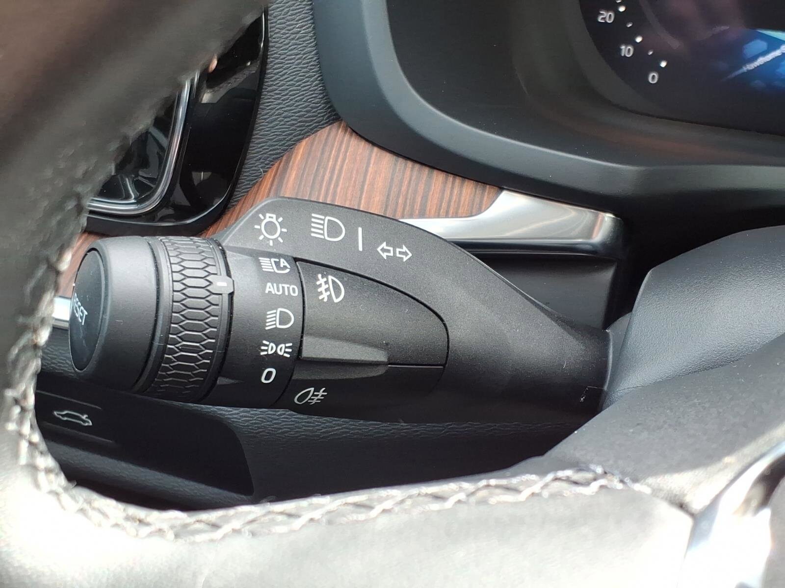 2025 Volvo S60 Plus - Photo 19