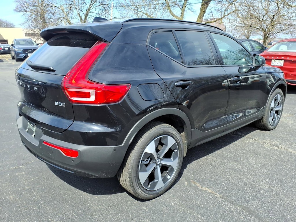 New 2026 Volvo XC40 B5 Plus SUV