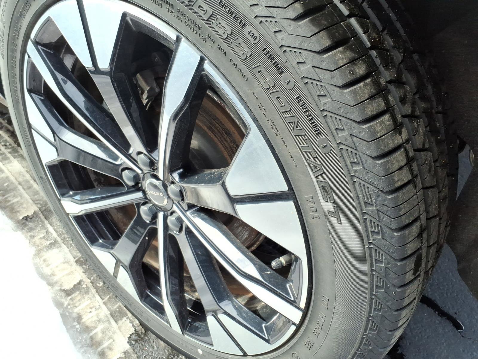 2026 Volvo XC60 Plus - Photo 28