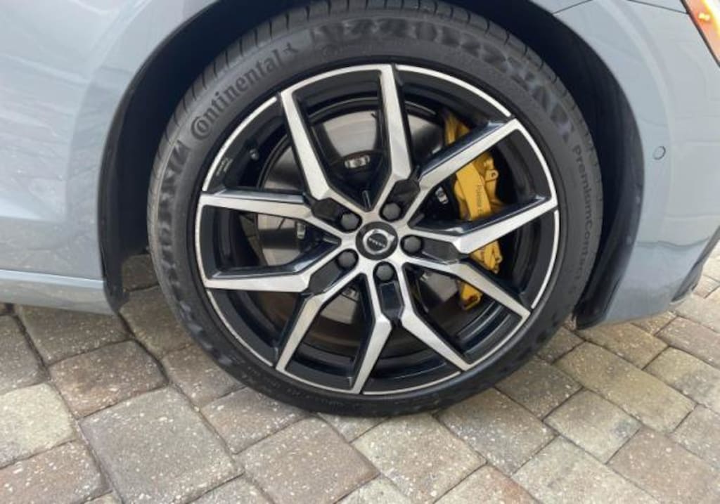 Certified 2024 Volvo V60 plug-in hybrid T8 Polestar Engineered Wagon