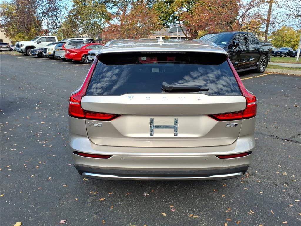 New 2026 Volvo V60 Cross Country B5 Ultra Wagon