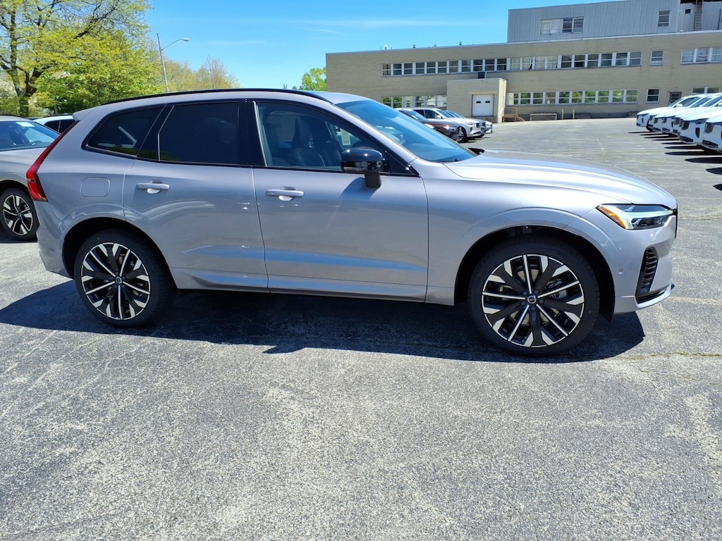 New 2026 Volvo XC60 plug-in hybrid T8 Ultra SUV