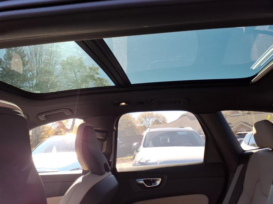 2026 Volvo XC60 Plus - Photo 12