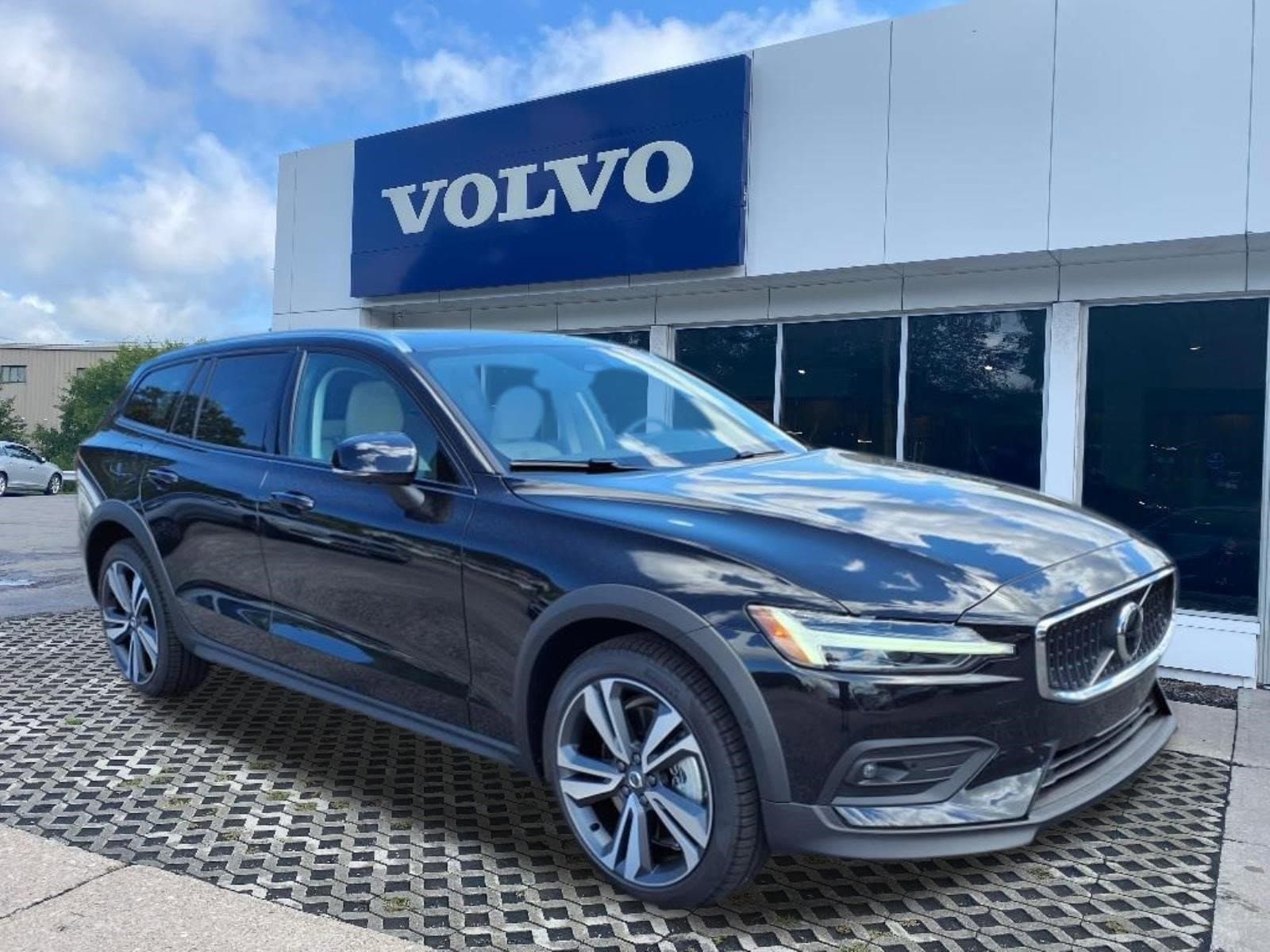 2026 Volvo V60 Cross Country