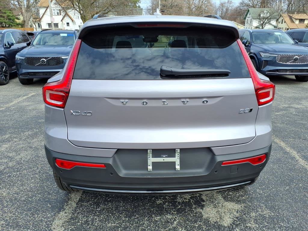 New 2026 Volvo XC40 B5 Plus SUV