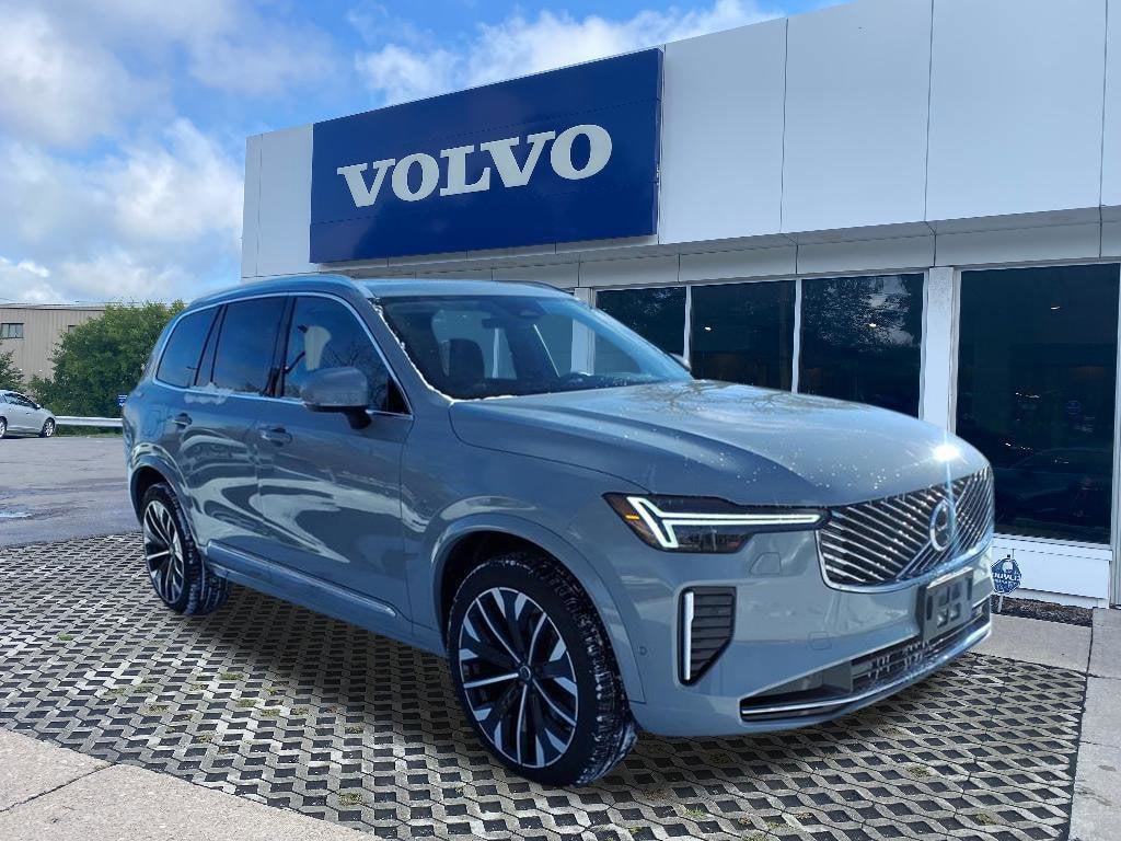 2025 Volvo XC90 Plus's photo