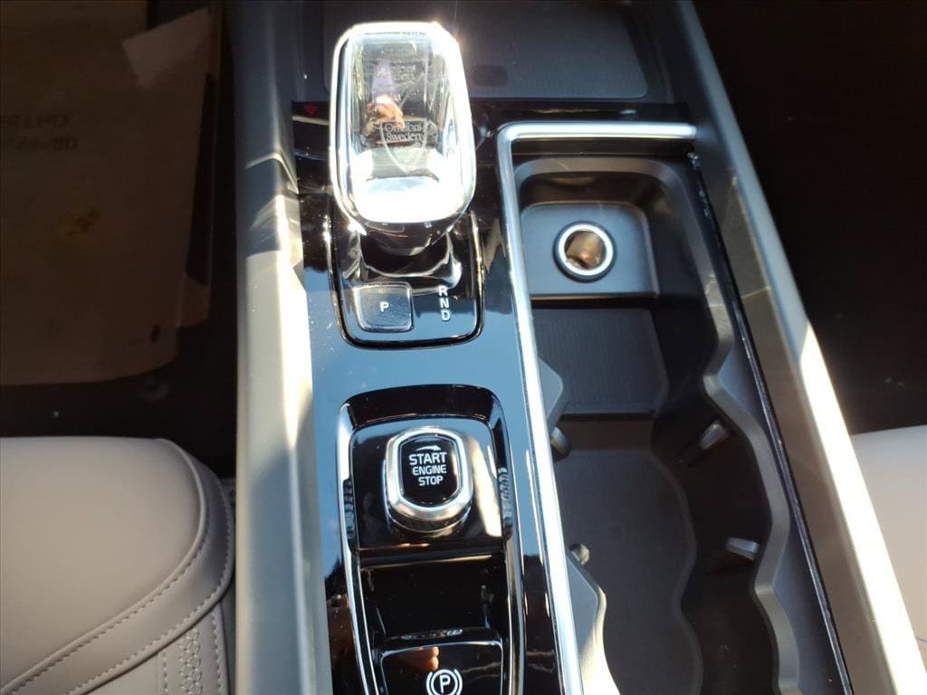 2026 Volvo XC60 Plus - Photo 25