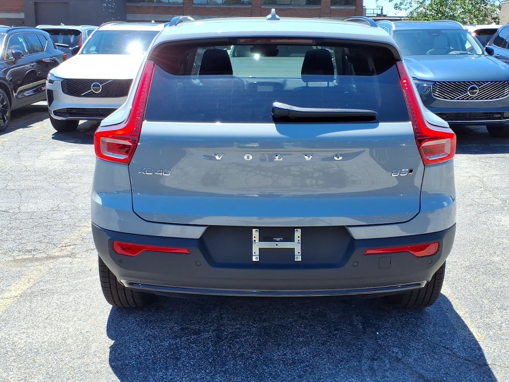 New 2026 Volvo XC40 B5 Plus SUV