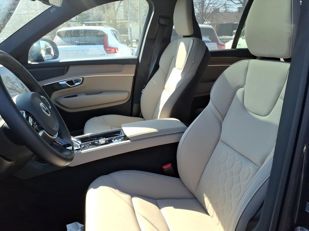 2026 Volvo XC90 Plus - Photo 14