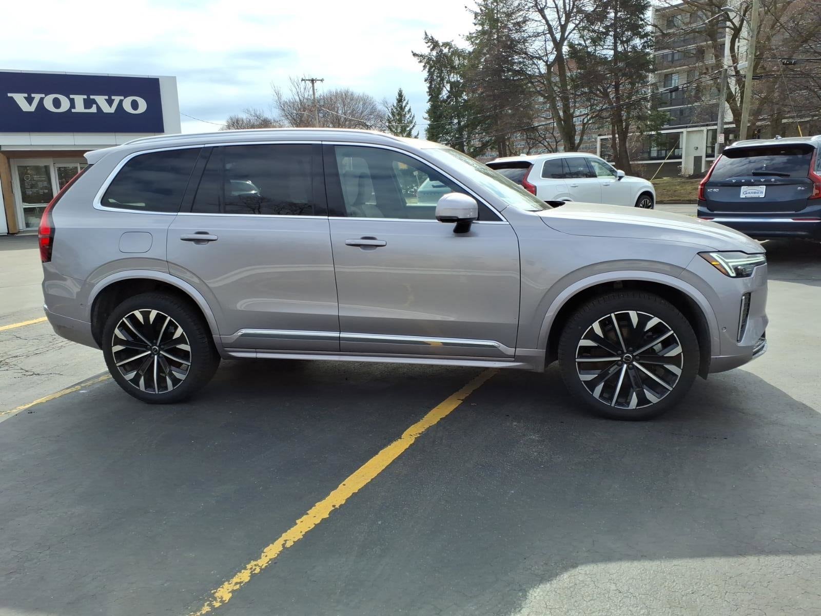 2026 Volvo XC90 Plus - Photo 2