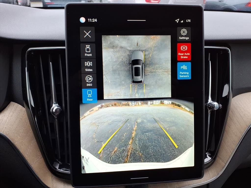 2026 Volvo XC60 Plus - Photo 24