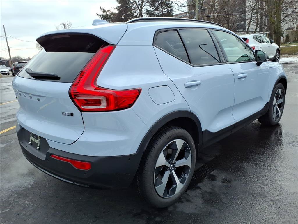 New 2026 Volvo XC40 B5 Plus SUV