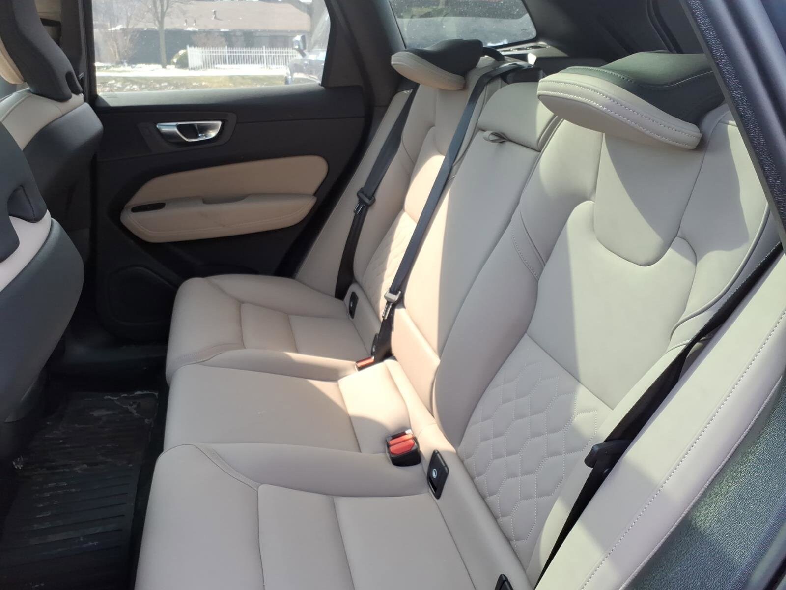 2026 Volvo XC60 Plus - Photo 9