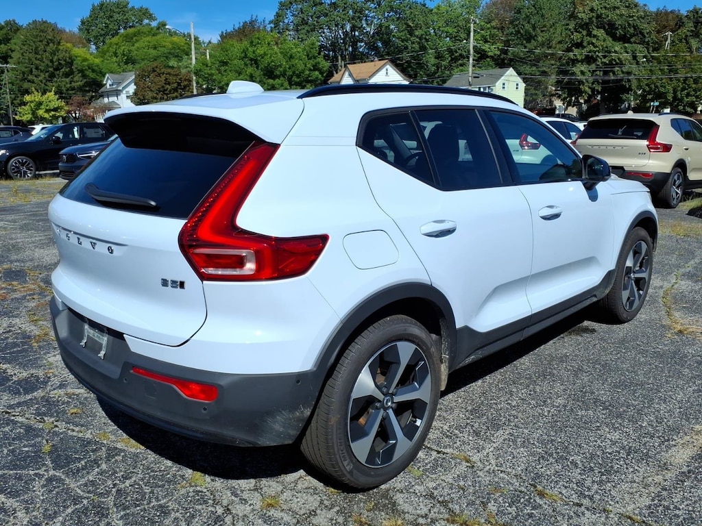 New 2026 Volvo XC40 B5 Plus SUV
