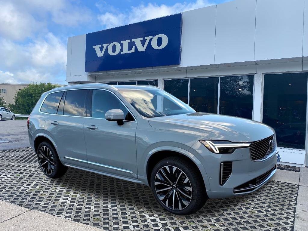 2026 Volvo XC90 Plus's photo